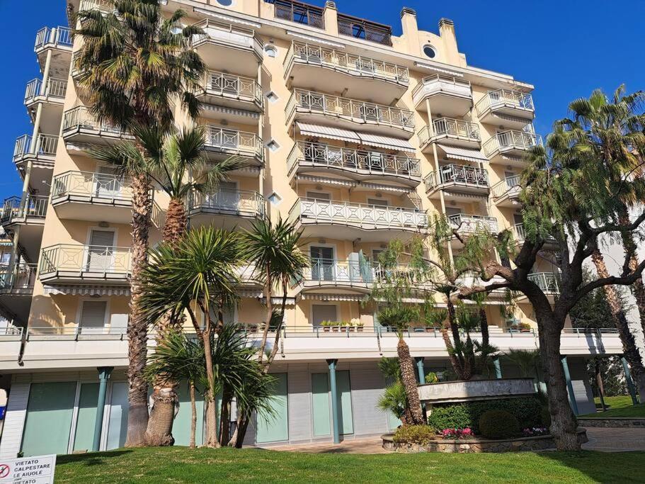 Ferienwohnung Centrale Vicino Spiagge E Ciclabile + Box-Auto ! Taggia Exterior foto