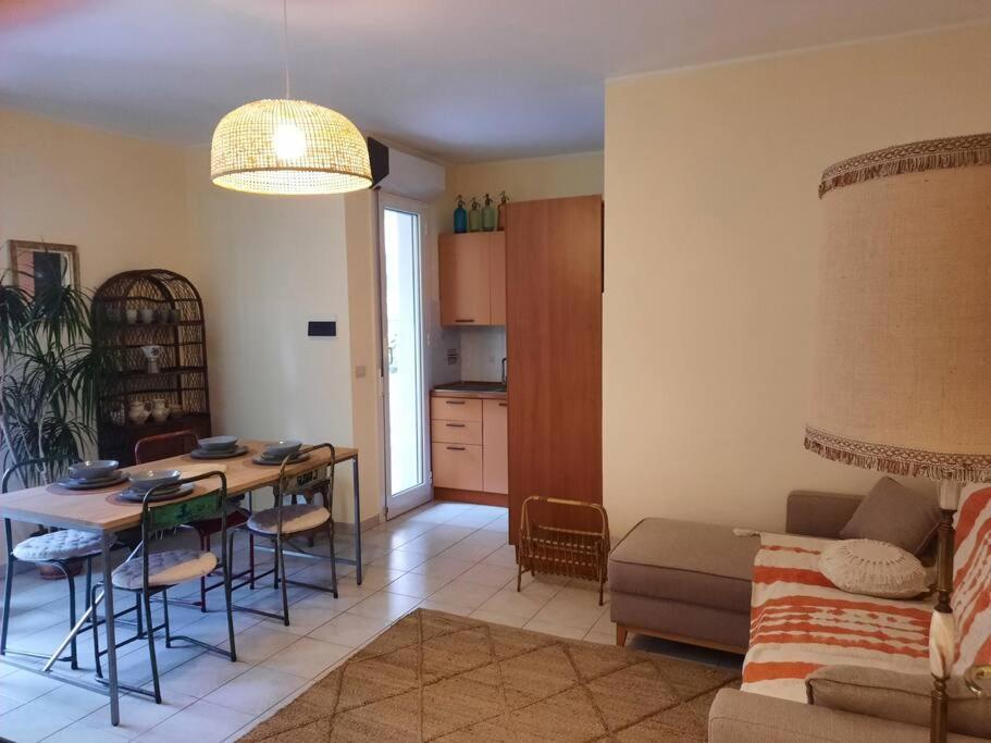 Ferienwohnung Centrale Vicino Spiagge E Ciclabile + Box-Auto ! Taggia Exterior foto